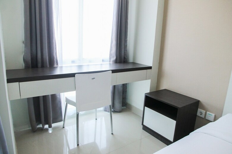 Comfortable Studio Grand Dhika City Apartement
