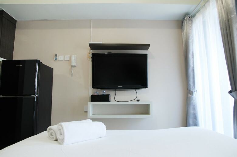 Comfortable Studio Grand Dhika City Apartement