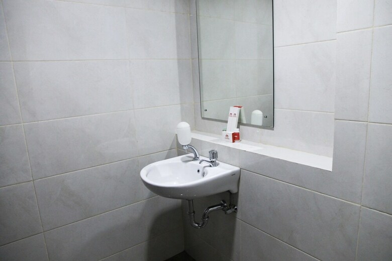 Comfortable Studio Grand Dhika City Apartement