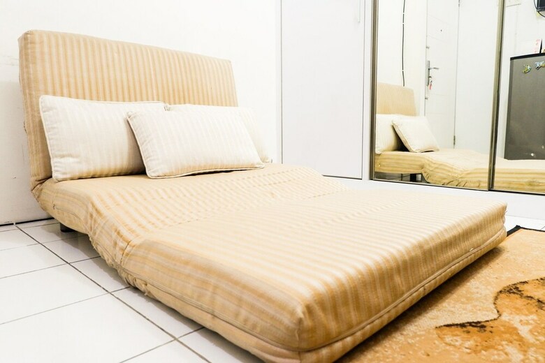 1br Apartment With Sofa Bed At Menteng Square