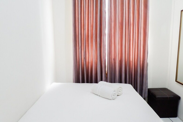 1br Apartment With Sofa Bed At Menteng Square
