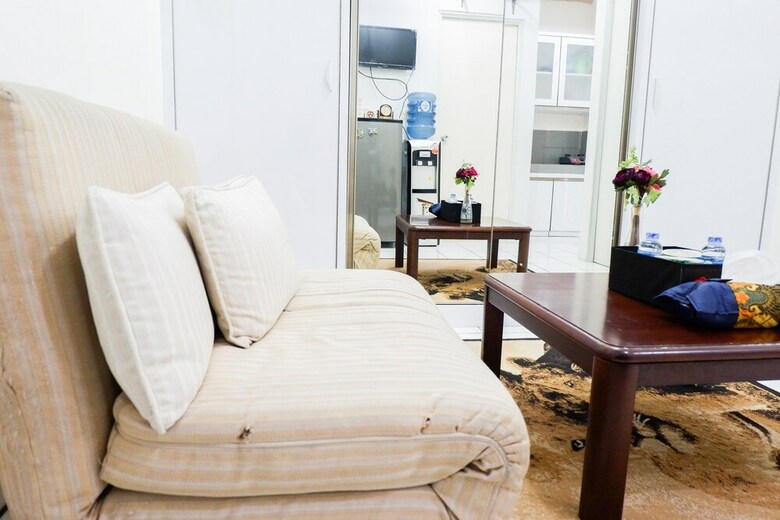 1br Apartment With Sofa Bed At Menteng Square