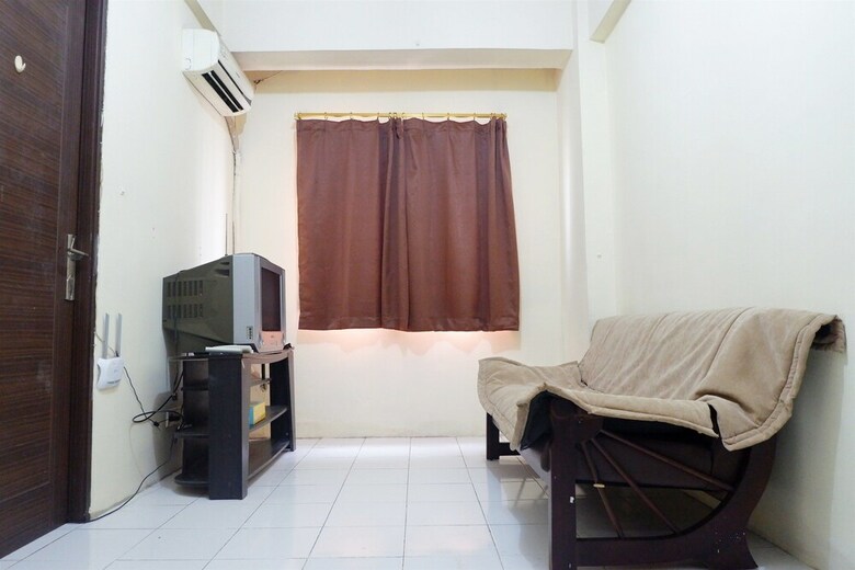 Simple 2 Br City Park Apartment