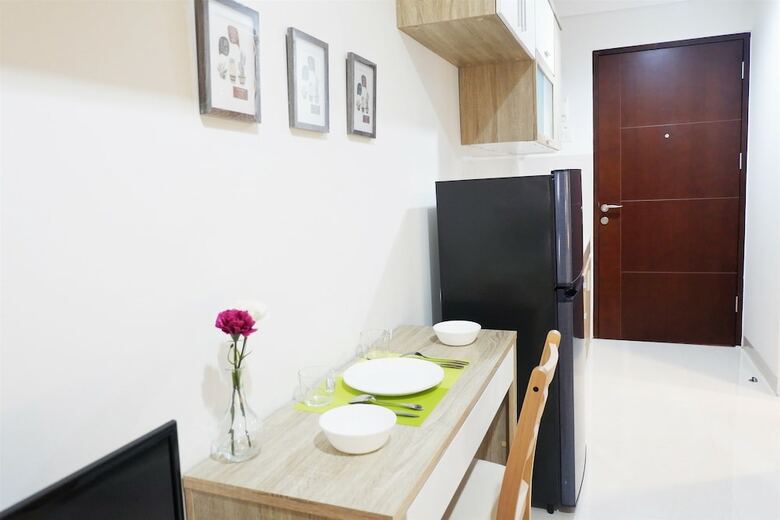 Studio Budget Apartment Springwood Residence