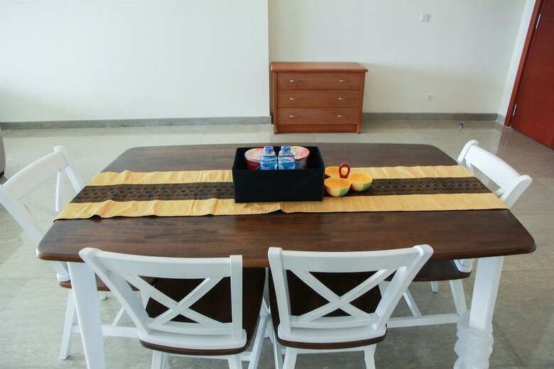 Luxurious 4br Essence Dharmawangsa Apartment