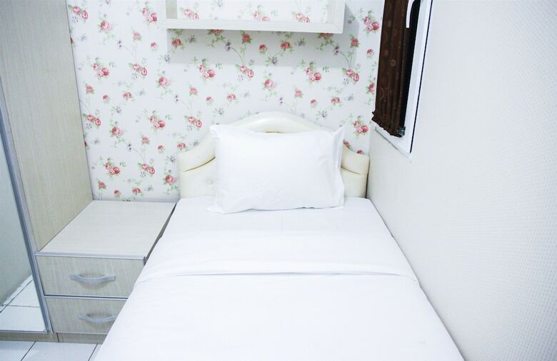 Pool View 2br Mutiara Bekasi Apartment
