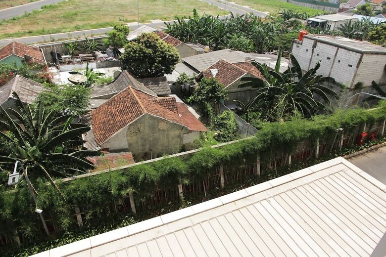 Modern And Comfortable Studio Apartment Springlake Summarecon Near Summarecon