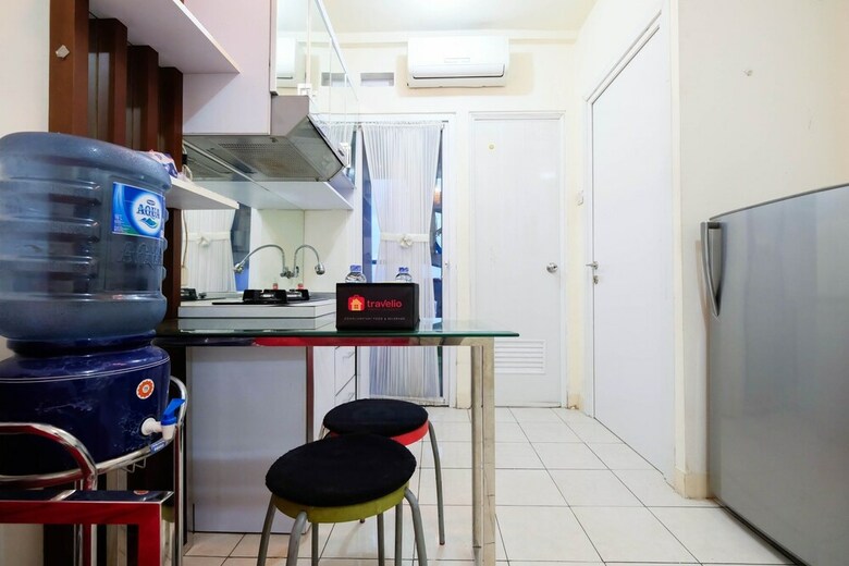 Elegant 2br Green Pramuka Apartment