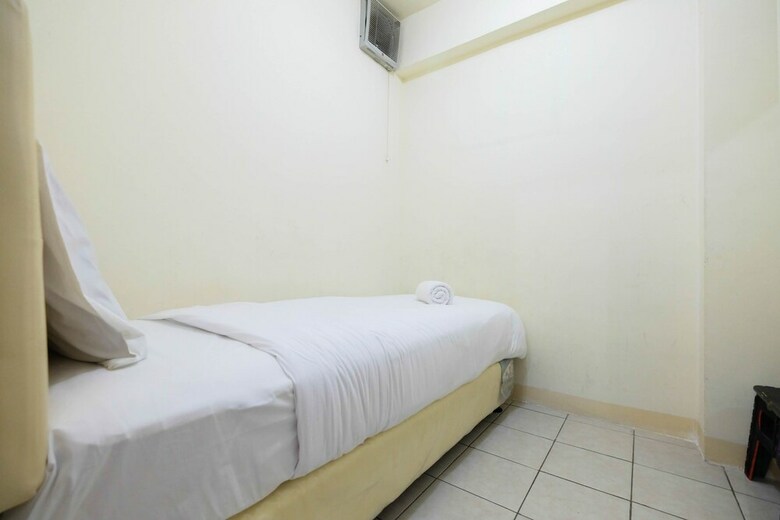 Elegant 2br Green Pramuka Apartment