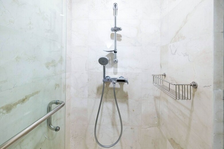 Luxurious 2br Four Winds Apartment Near Senayan