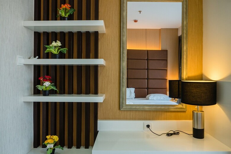 Luxurious 1br At Dago Suites Apartment