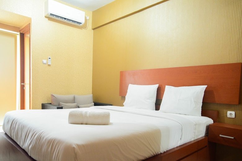 Parquette Studio Green Lake Apartment Near Ciputat