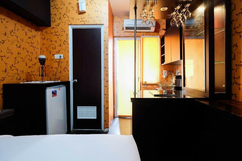 Cozy Studio With City View Green Pramuka City Apartment