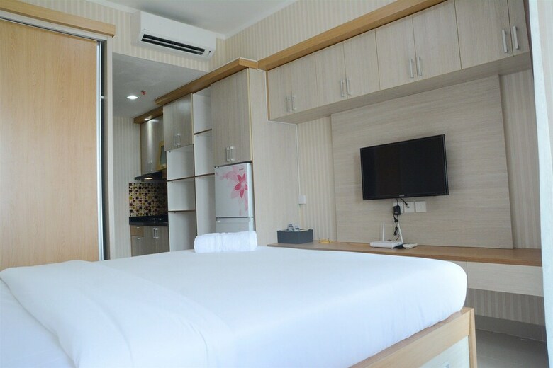 Minimalist Studio The Oasis Apartment Cikarang