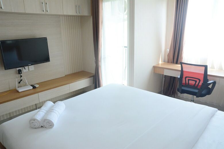 Minimalist Studio The Oasis Apartment Cikarang