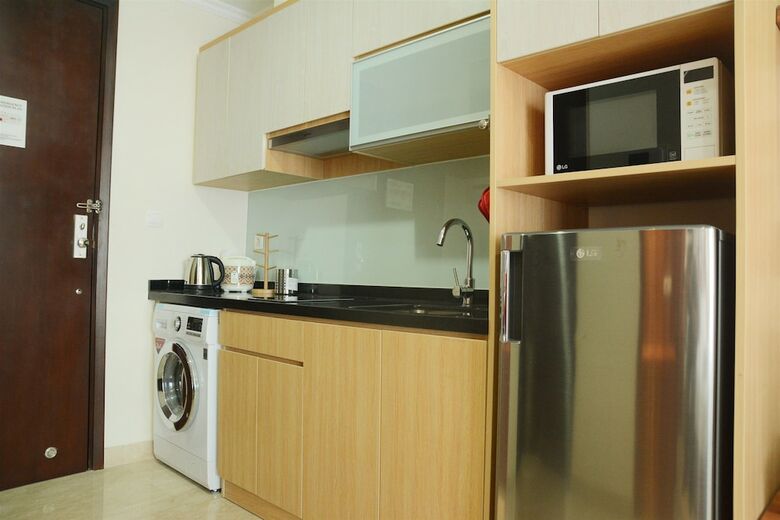 Warm And Best Studio Menteng Park Apartment