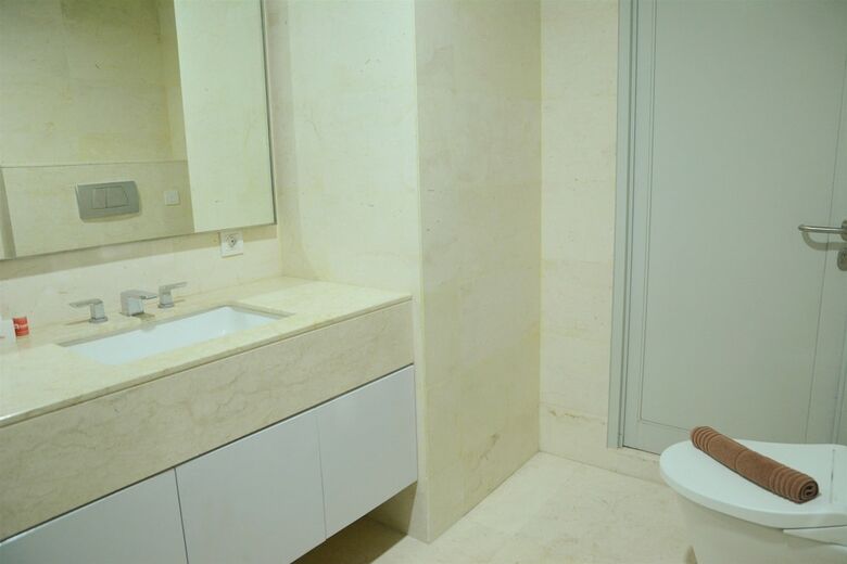 Luxurious And Comfortable 1br Ciputra World 2 Apartment
