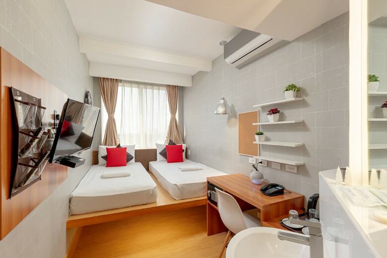 Hotel Zen Rooms Selah Pods Pasay