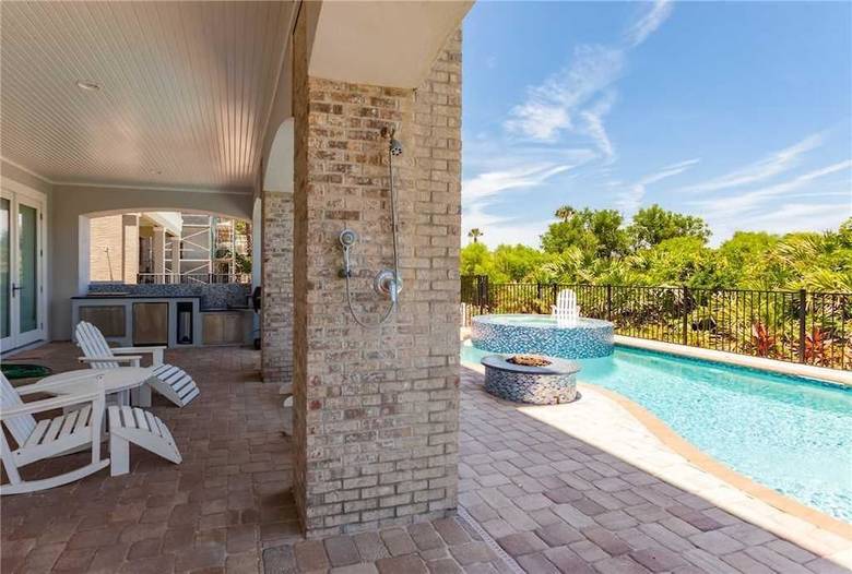 Hostal Windsor By The Sea - Five Bedroom Home