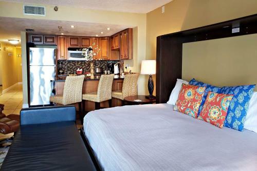 Apartamentos Sunglow Resort 305 - One Bedroom Condo