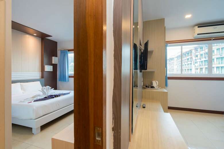 Hotel Baan Thai Beach Side Residence