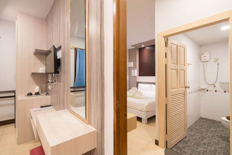Hotel Baan Thai Beach Side Residence