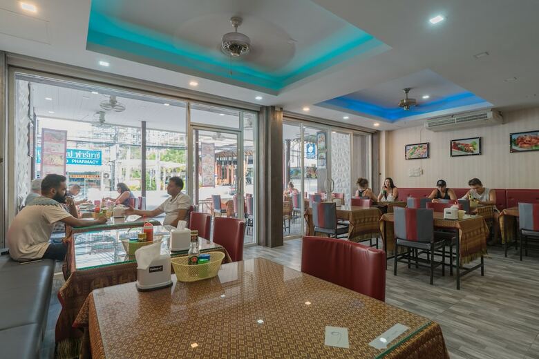 Hotel Baan Thai Beach Side Residence