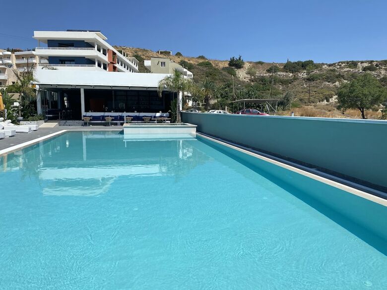 Mazoren Art Hotel