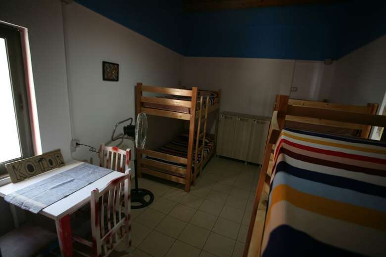 Hostal Bulldog Hostel & Club