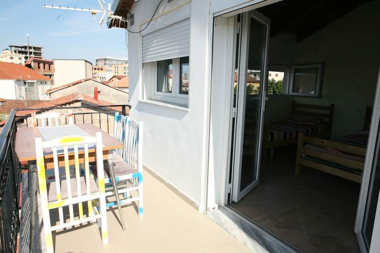 Hostal Bulldog Hostel & Club