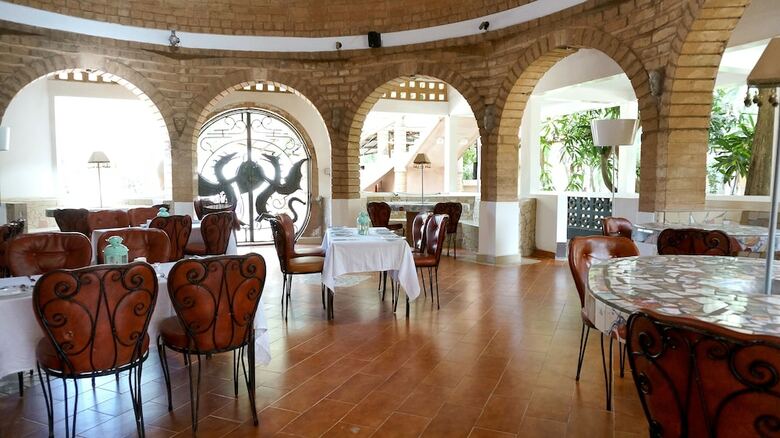 Aparthotel Hypolink Village