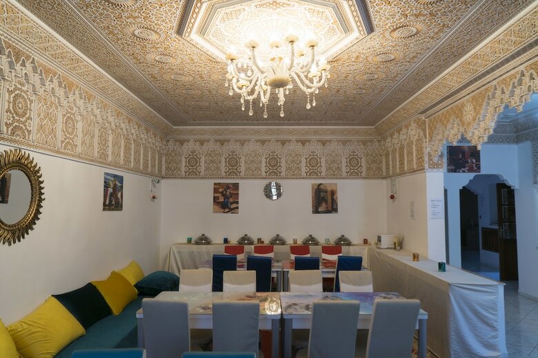 Hostal Blue And White House