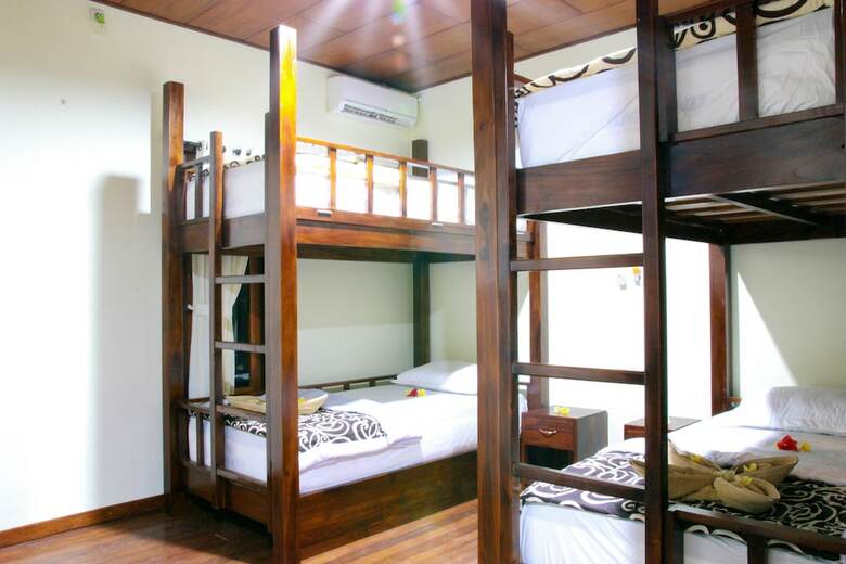 Hostal Medal Jaya Hostel & Room
