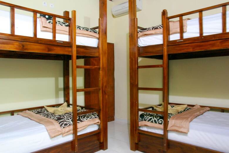 Hostal Medal Jaya Hostel & Room