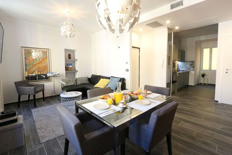 Apartamento Garibaldi, Acropolis, Plage Emplacement Id�al