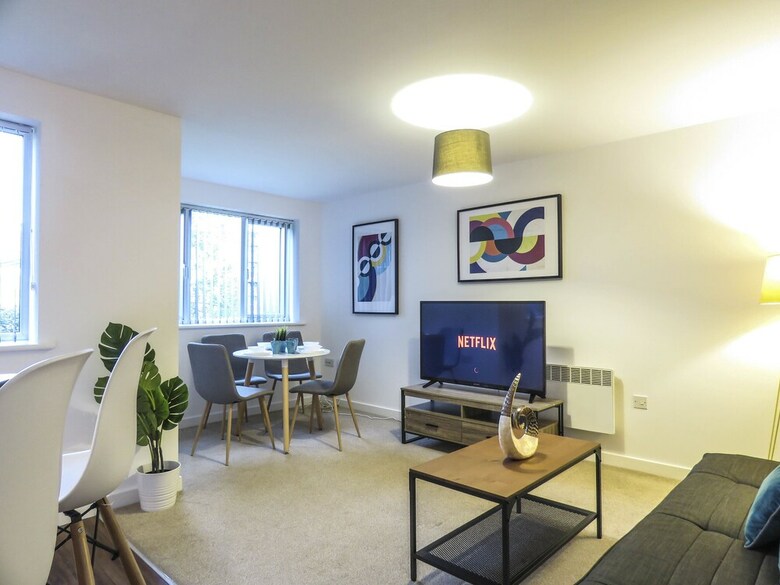 Tudors Esuites Birmingham Apartments With Parking