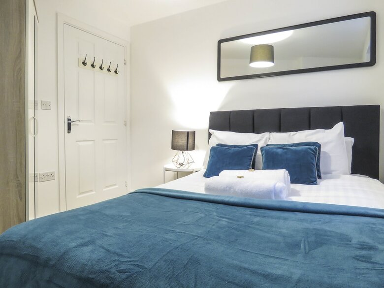 Tudors Esuites Birmingham Apartments With Parking