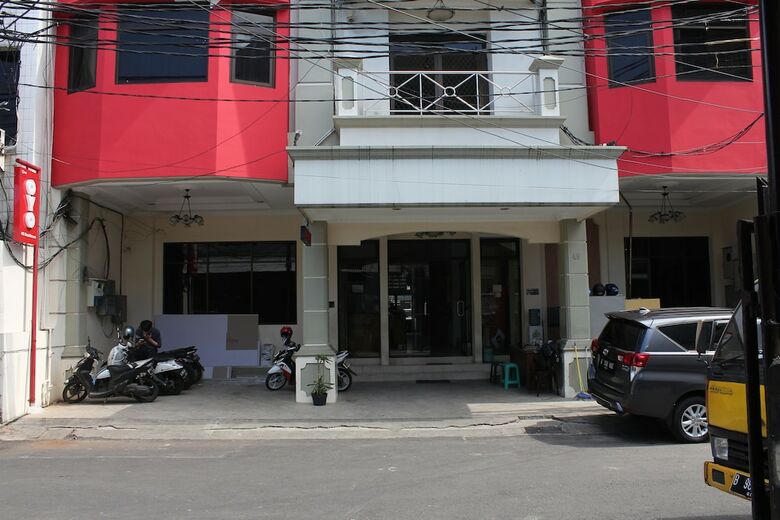Hostal Oyo 297 45 Residence