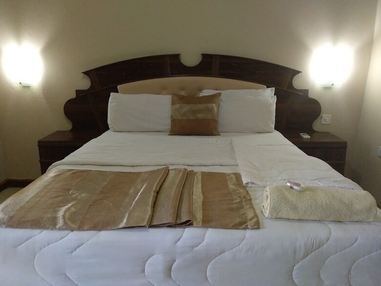 Hotel Golden Days Executive Lodge