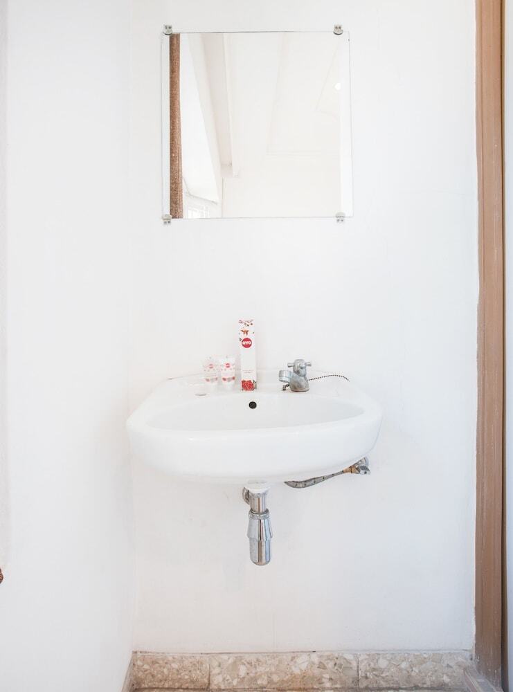 Hostal Oyo 332 Residence G17