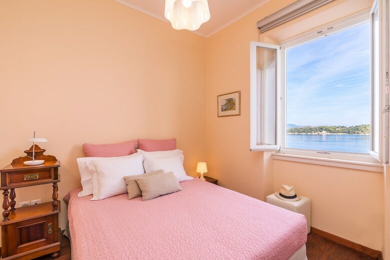 Apartamentos Luxury Seaview Suite Mouragia By Konnect
