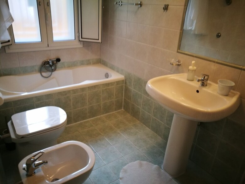 Hotel Simply House In Bari 2