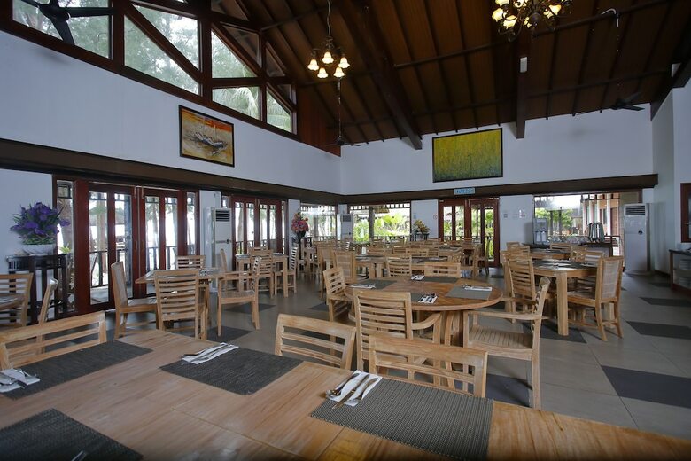 Hotel Sutera @ Mantanani Island Resort & Spa