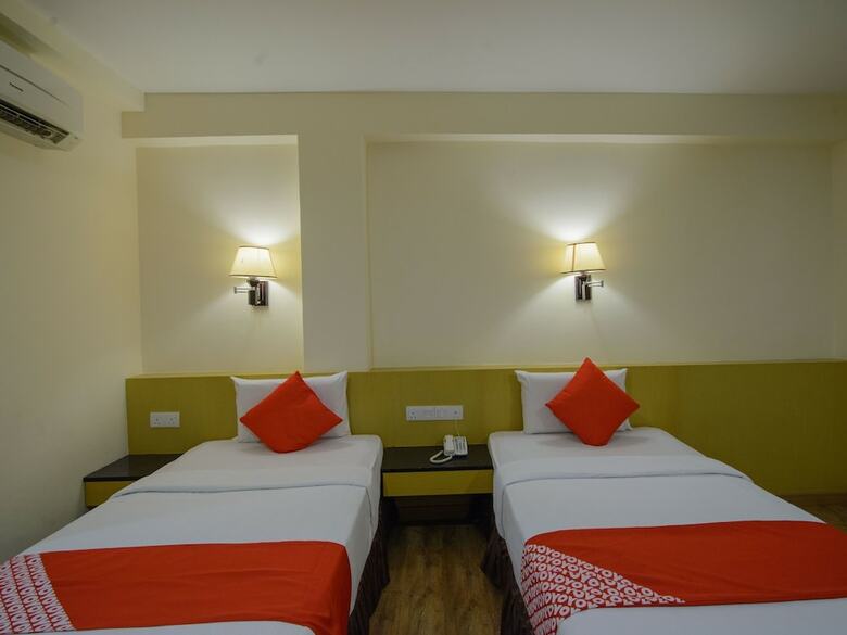 Oyo 371 Grand Eastern Hotel