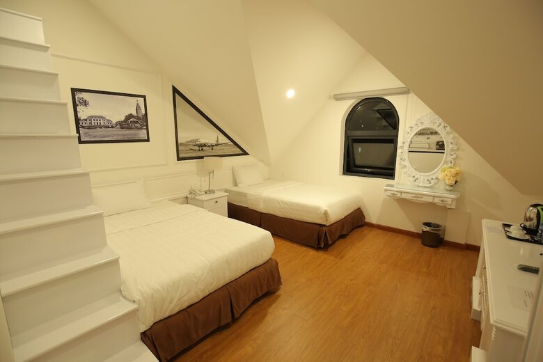 Tea Leaf Hotel 2
