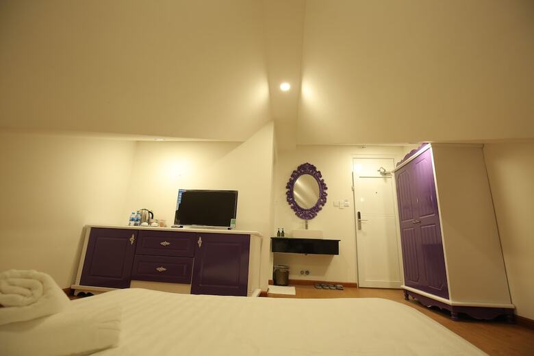 Tea Leaf Hotel 2