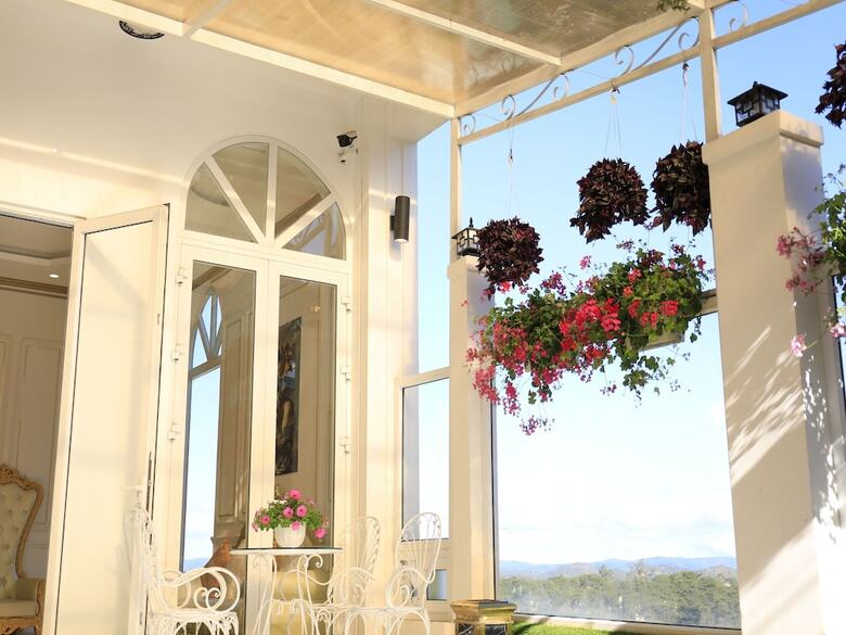 Tea Leaf Hotel 2