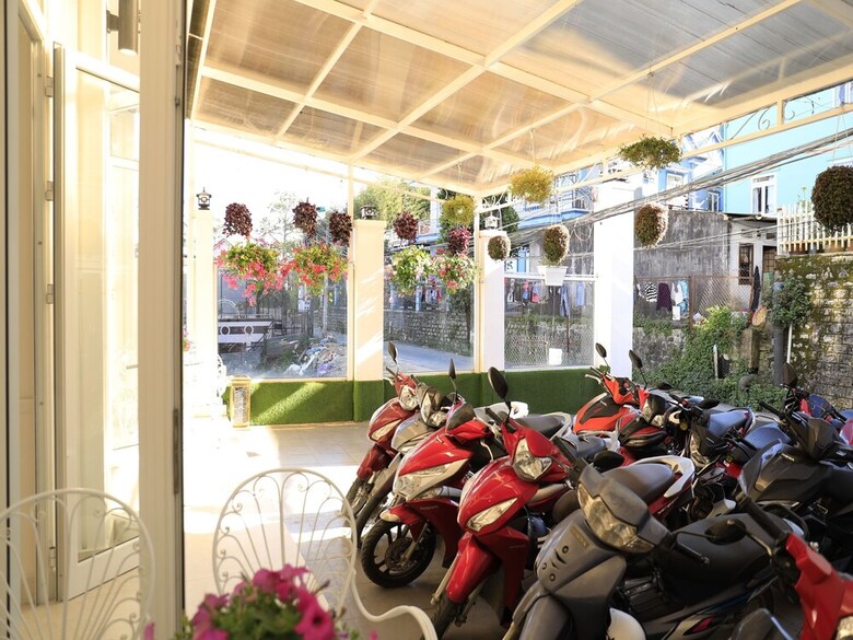 Tea Leaf Hotel 2
