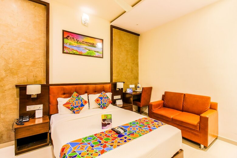 Fabhotel Empire Suites