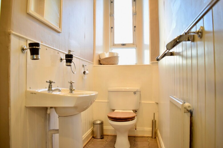 Apartamentos 2 Bedroom Traditional Edinburgh Flat